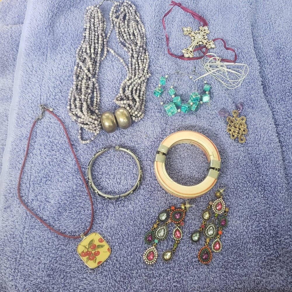 Jewelry necklaces, Bracelets, earrings Must see